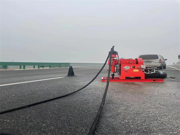 江阴马路路基路面开裂下沉注浆加固灌浆